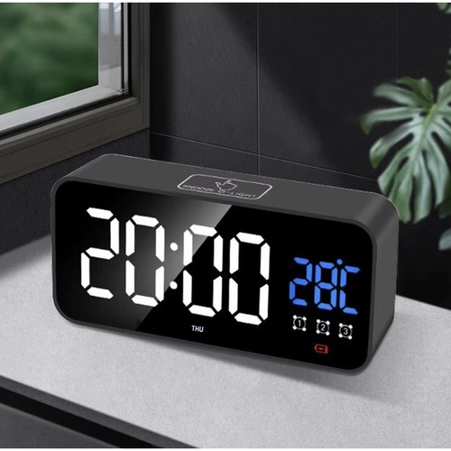 Digital Väckarklocka med LED-Display – Snooze, Temperatur & USB-C