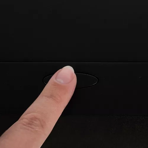 Infällt USB-Uttag för Bänkskiva – Utdragbar Uttagspanel med 2 Eluttag & 2 USB