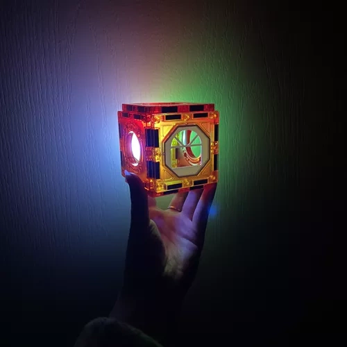 Magnetiska Byggklossar 77 Delar – Magnetbana med Lysande Bollar