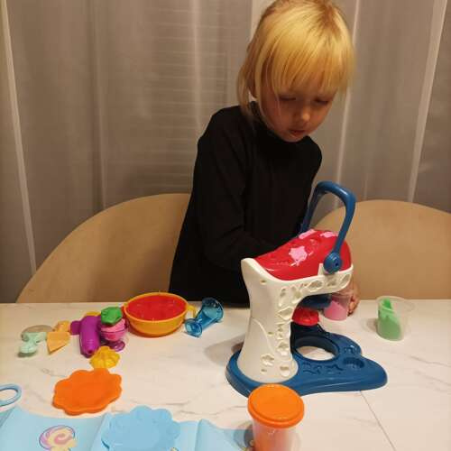 Modellera Lera Set – Kreativt Lekset med Formar, Spruta & 5 Färger