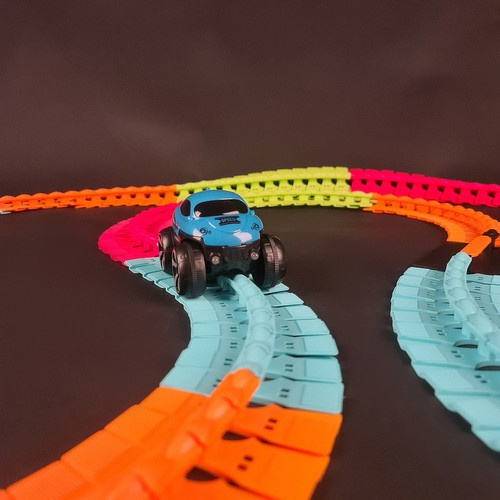Racerbana 196 Delar – Flexibel Bilbana med LED-bil