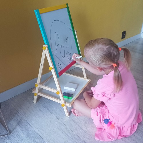 Dubbelsidig Rit- & Skrivtavla – Magnetisk Whiteboard & Griffeltavla i Trä