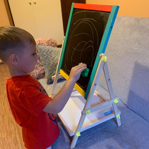 Dubbelsidig Rit- & Skrivtavla – Magnetisk Whiteboard & Griffeltavla i Trä